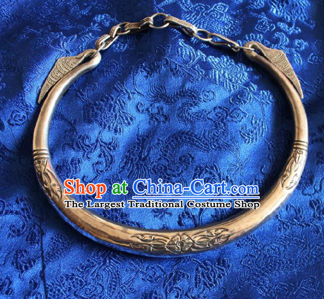 Chinese Handmade Miao Nationality Dance Silver Carving Jewelry Accessories Traditional Minority Ethnic Necklace for Women