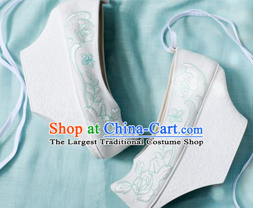 Chinese Qing Dynasty Court Lady White Satin Saucers Shoes Ancient Princess Embroidery Rose Shoes Traditional Embroidered Shoes Handmade Hanfu Shoes