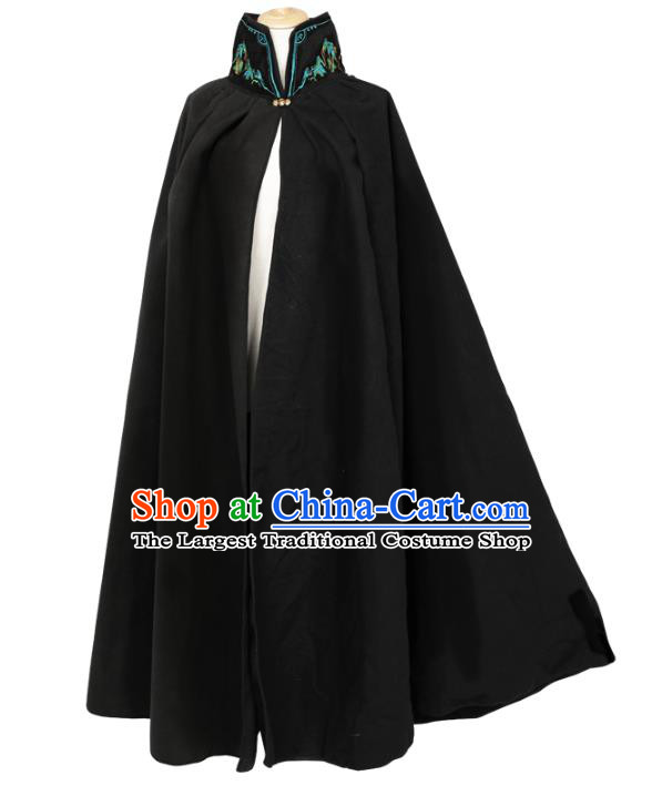 Traditional Chinese Cosplay Chivalrous Knight Black Woolen Cloak Costume Ancient Royal Prince Garment Swordsman Embroidered Cape for Men