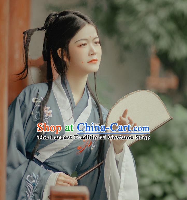 China Jin Dynasty Hanfu Fan Handmade Palace Fan Traditional Ancient Princess Silk Fan