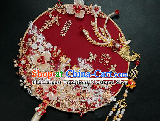China Traditional Red Silk Fan Classical Wedding Golden Phoenix Circular Fan Handmade Shell Plum Blossom Palace Fan
