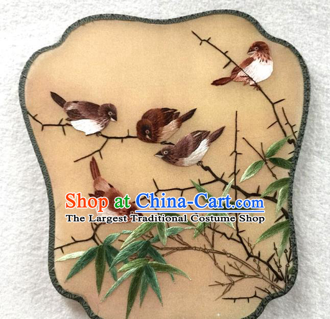 China Traditional Suzhou Embroidery Craft Handmade Palace Fan Embroidered Bamboo Silk Fan Hanfu Fan