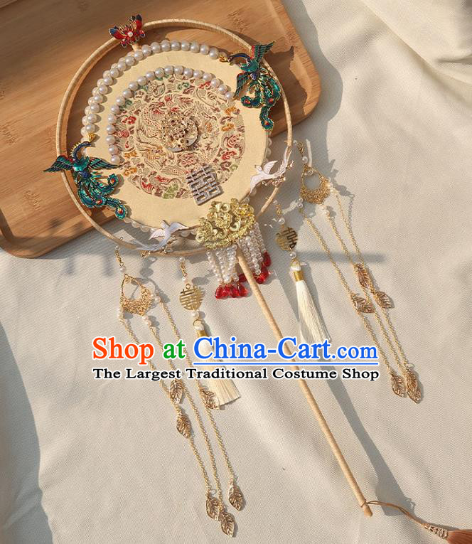 China Traditional Bride Embroidered Beige Circular Fan Classical Dance Pearls Silk Fan Handmade Wedding Blueing Phoenix Palace Fan