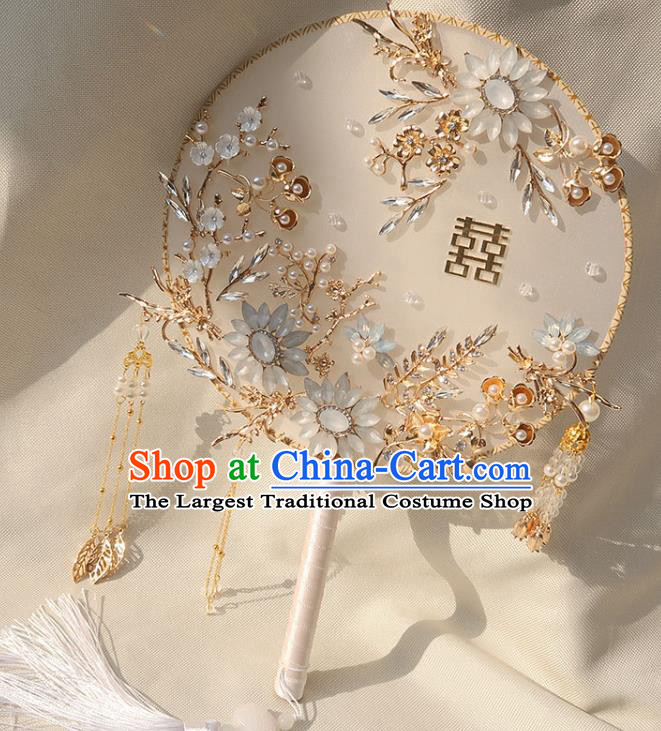 China Classical Dance Circular Fan Traditional Bride Pearls Silk Fan Handmade Wedding Crystal Flowers Palace Fan