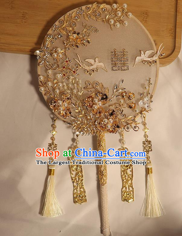 China Handmade Bride White Palace Fan Traditional Wedding Crystal Leaf Circular Fan Classical Dance Silk Fan