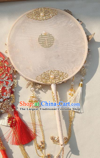 China Traditional Wedding Embroidered Peony Circular Fan Handmade Bride Golden Tassel Palace Fan Classical Dance White Silk Fan