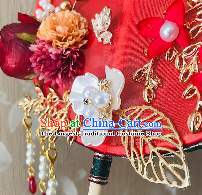 China Traditional Red Silk Hanfu Fan Bride Palace Fan Handmade Wedding Rose Circular Fan