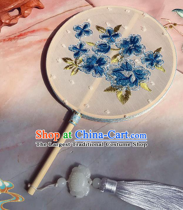China Ancient Princess Palace Fan Handmade Wedding White Silk Fan Traditional Hanfu Embroidered Circular Fan