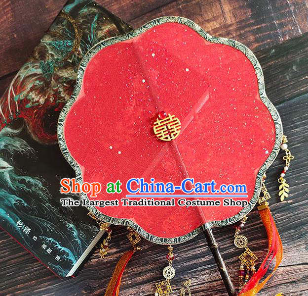 China Handmade Red Silk Fan Traditional Hanfu Fan Wedding Tassel Palace Fan