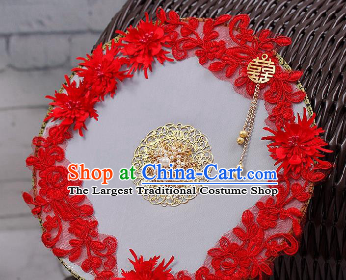 China Traditional Bride Circular Fan Wedding Silk Fan Handmade Red Lace Flowers Palace Fan