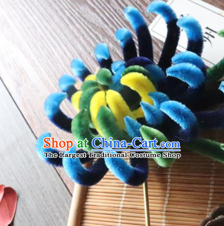 China Classical Hanfu Green Hair Stick Traditional Ancient Court Lady Velvet Chrysanthemum Hairpin