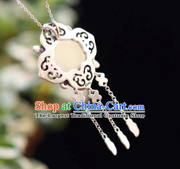 China Classical Cheongsam Silver Tassel Pendant Accessories Traditional Jade Lotus Necklace