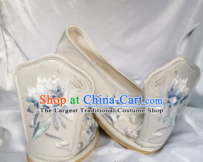 Handmade Chinese Traditional Han Dynasty Princess Shoes Embroidered Epiphyllum Shoes White Satin Shoes