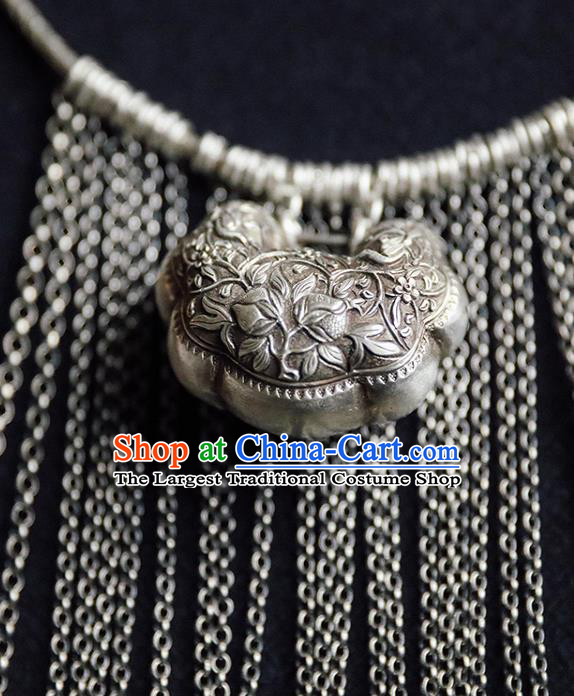 Chinese Handmade Silver Longevity Lock Ethnic Bells Tassel Necklet Classical Cheongsam Jewelry Accessories National Necklace