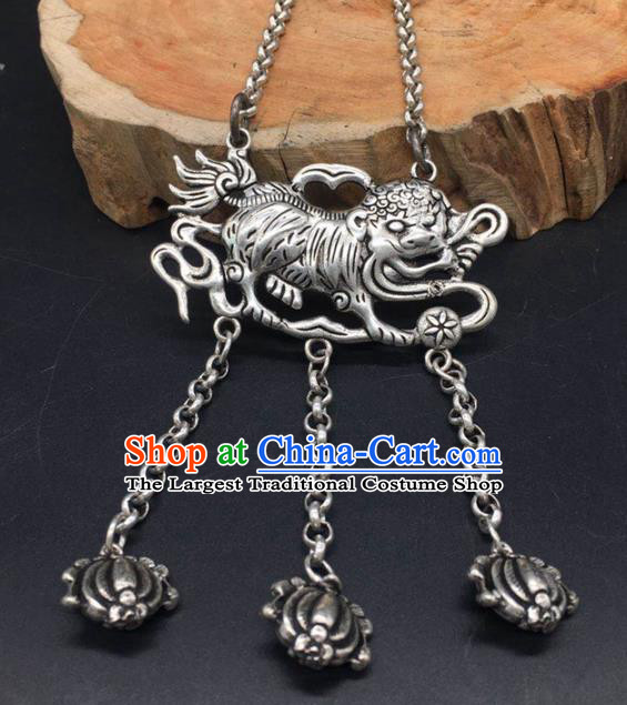 Chinese Handmade National Silver Kylin Necklace Pendant Jewelry Classical Ethnic Necklet Accessories Longevity Lock