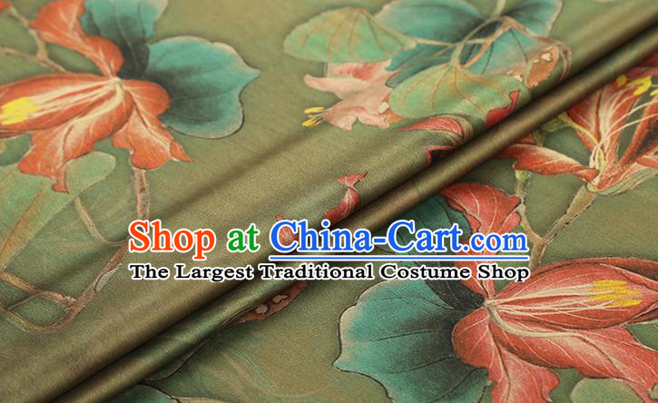 Chinese Traditional Green Silk Drapery Cheongsam Gambiered Guangdong Gauze Fabric Classical Flowers Pattern Brocade