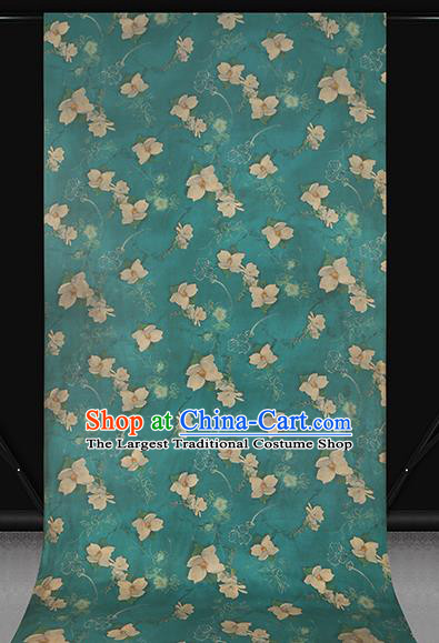 Chinese Cheongsam Green Gambiered Guangdong Gauze Traditional Brocade Drapery Classical Flowers Pattern Silk Fabric
