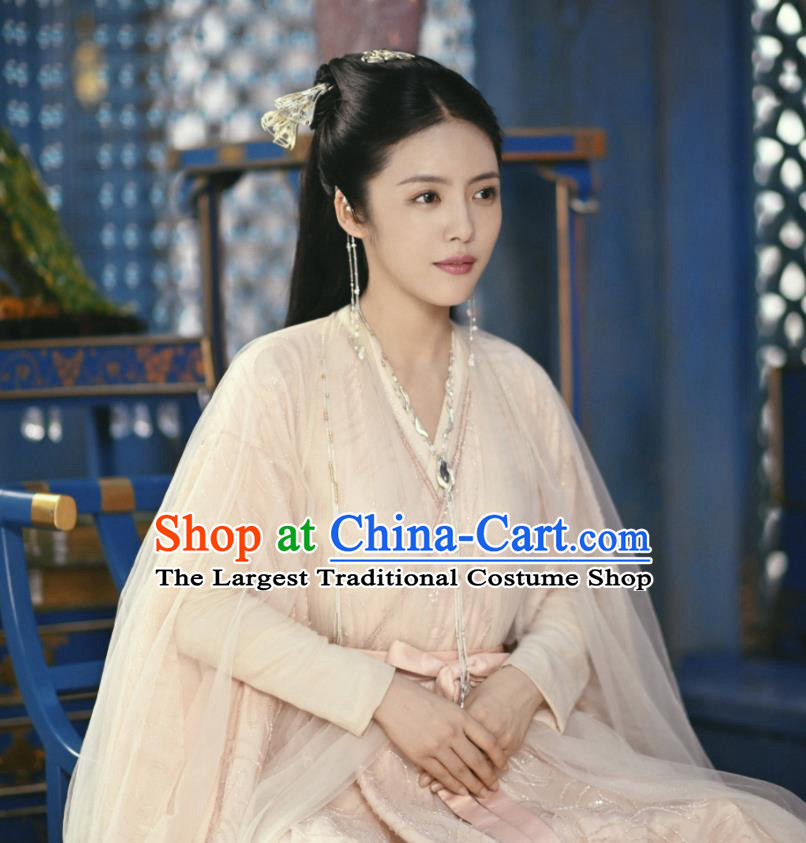 China Romance Drama The Blessed Girl Yin Zhuang Costumes Traditional Clothing Ancient Swordswoman Garment and Headpiece