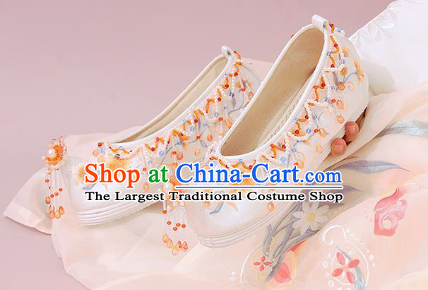 China Traditional National Shoes Classical Beads Tassel Shoes Embroidered Shoes