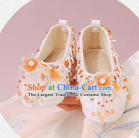 China Traditional National Shoes Classical Beads Tassel Shoes Embroidered Shoes