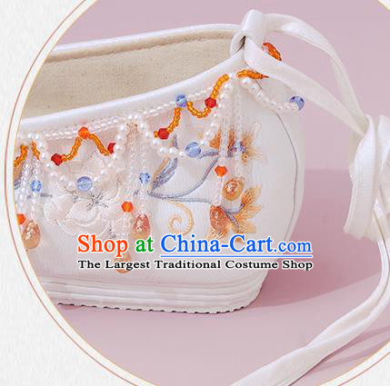 China Traditional National Shoes Classical Beads Tassel Shoes Embroidered Shoes