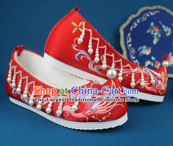 China Traditional Ming Dynasty Wedding Shoes Ancient Princess Embroidered Red Cloth Shoes Beads Tassel Shoes