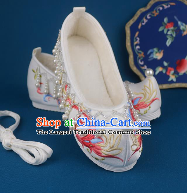 China Traditional Beads Tassel Shoes Ming Dynasty Shoes Ancient Princess Embroidered White Cloth Shoes
