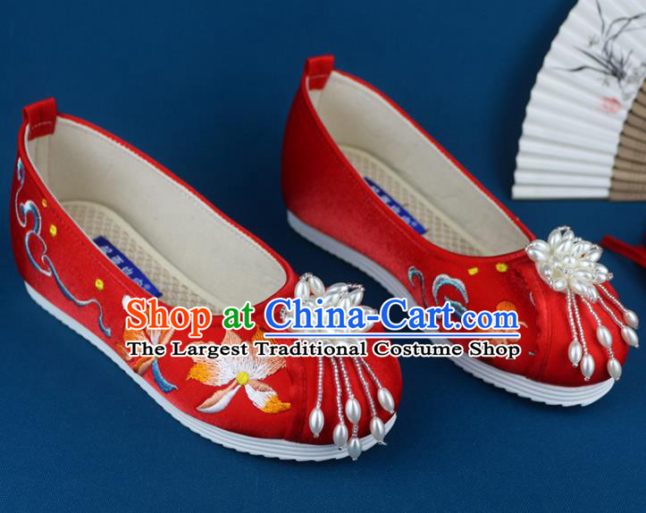 China Embroidered Shoes Traditional Wedding Red Cloth Shoes Pearls Tassel Shoes