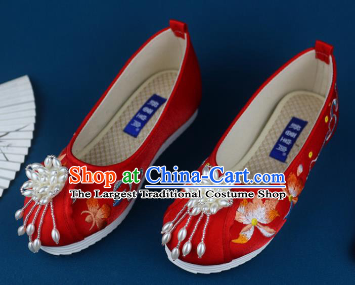 China Embroidered Shoes Traditional Wedding Red Cloth Shoes Pearls Tassel Shoes