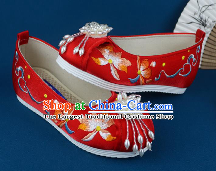 China Embroidered Shoes Traditional Wedding Red Cloth Shoes Pearls Tassel Shoes