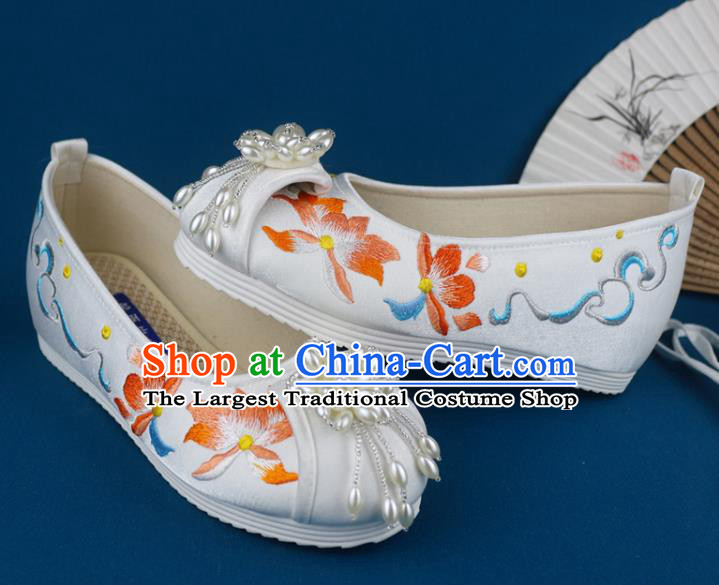 China Pearls Tassel Shoes Embroidered Shoes Traditional Wedding White Cloth Shoes