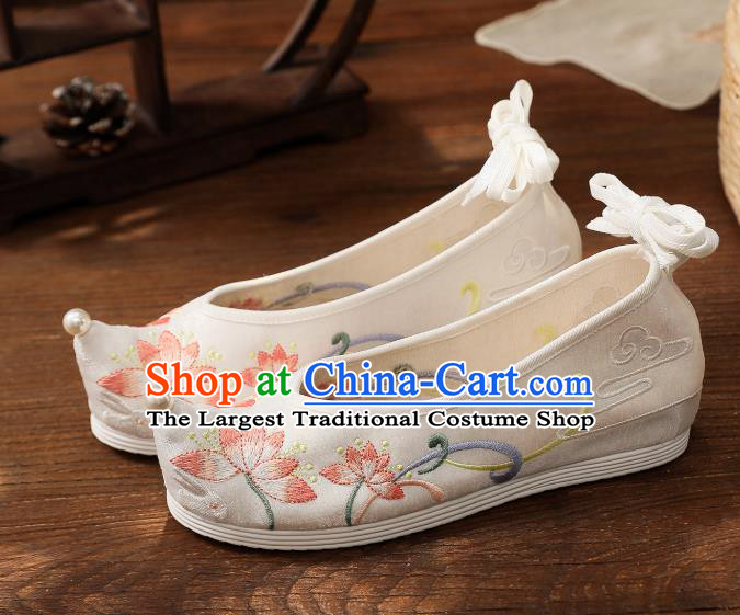China Traditional White Cloth Shoes Embroidered Lotus Shoes Handmade Hanfu Shoes National Shoes