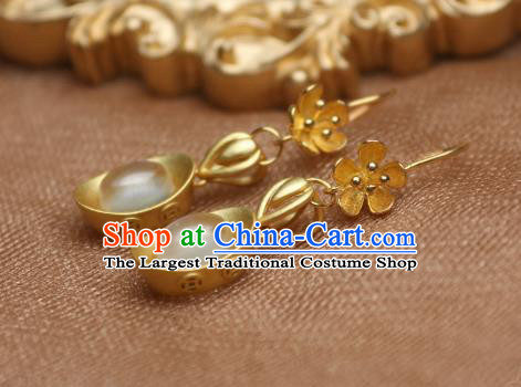 China Traditional Cheongsam Golden Ingot Earrings Ancient Princess White Chalcedony Ear Jewelry