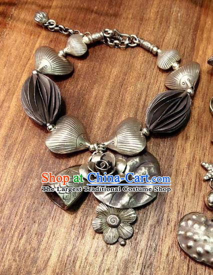 Handmade Chinese Ethnic Carving Fish Bangle National Silver Bracelet Wristlet Accessories