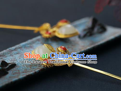 China Ancient Empress Jade Peach Hairpin Handmade Traditional Ming Dynasty Golden Hair Stick