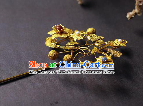 China Ancient Empress Pearls Agate Hairpin Handmade Traditional Ming Dynasty Golden Bat Hair Stick