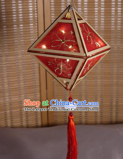 China Classical Rhombus Palace Lantern Traditional Spring Festival Red Silk Lanterns Handmade Embroidered Portable Lamp