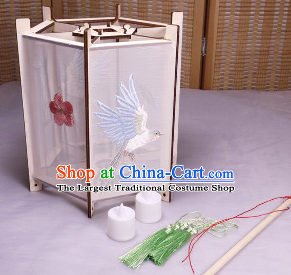 China Classical Embroidered Palace Lantern Traditional Silk Hexagon Lanterns Handmade Hanging Lamp