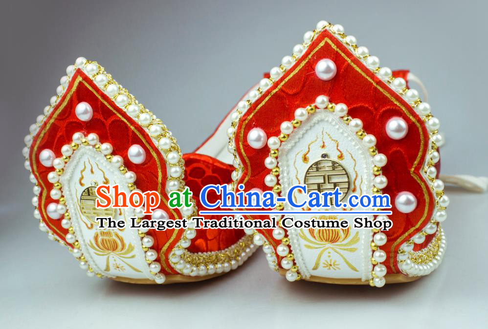 China Traditional Song Dynasty Princess Shoes Classical Wedding Pearls Shoes Red Brocade Hanfu Shoes