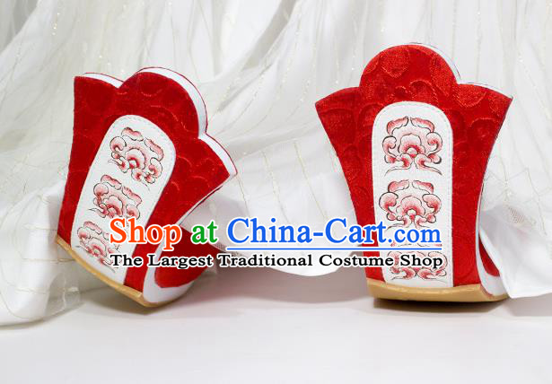 China Handmade Painting Clouds Red Brocade Shoes Traditional Tang Dynasty Princess Shoes Classical Wedding Shoes