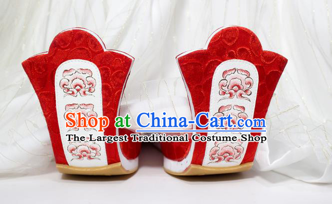 China Handmade Painting Clouds Red Brocade Shoes Traditional Tang Dynasty Princess Shoes Classical Wedding Shoes