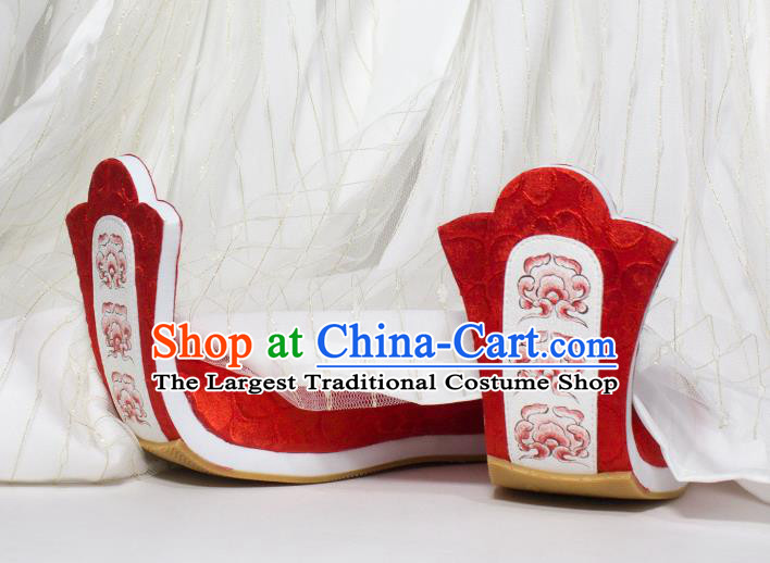 China Handmade Painting Clouds Red Brocade Shoes Traditional Tang Dynasty Princess Shoes Classical Wedding Shoes