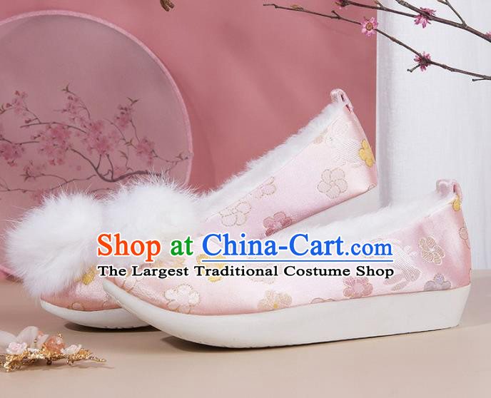 China Song Dynasty Noble Lady Hanfu Shoes Classical Pink Brocade Shoes Traditional Satin Shoes