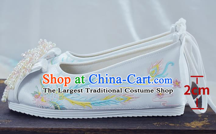 China Women White Embroidered Shoes Wedding Beads Tassel Shoes Traditional Xiuhe Suit Shoes