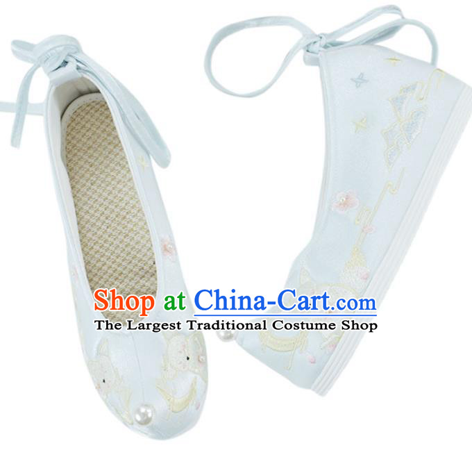 China Embroidered Shoes National Women Shoes Traditional White Cloth Shoes