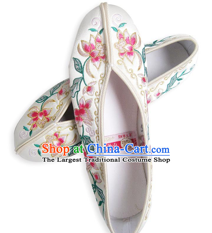 China Traditional White Satin Shoes Embroidered Flowers Shoes National Shoes