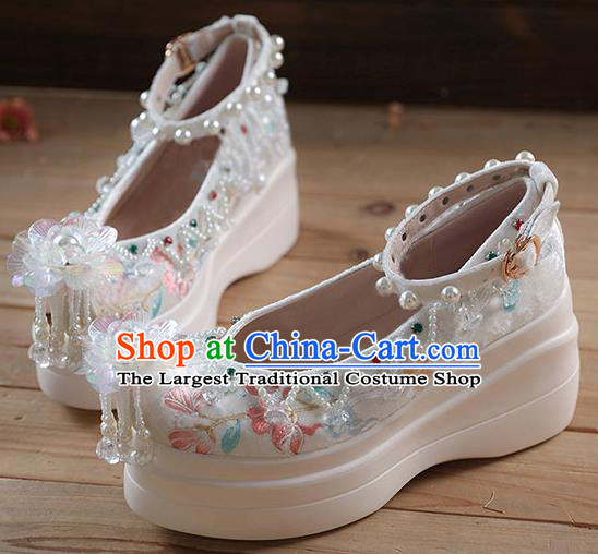 China Traditional Hanfu Beads Tassel Shoes Embroidered Flowers Platform Shoes White Velvet Shoes