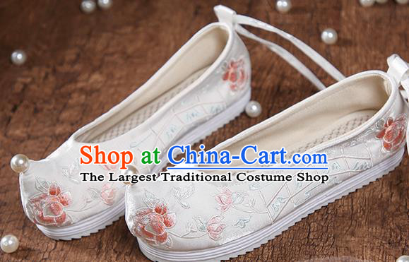 China Traditional Ming Dynasty Shoes Embroidered Peony White Cloth Shoes Ancient Princess Hanfu Shoes