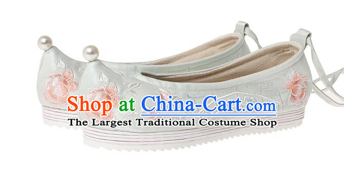 China Ancient Palace Lady Hanfu Shoes Traditional Ming Dynasty Shoes Embroidered Peony Light Green Cloth Shoes