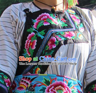 Chinese Miao Nationality Female Informal Clothing Xiangxi Ethnic Folk Dance Costumes and Hat